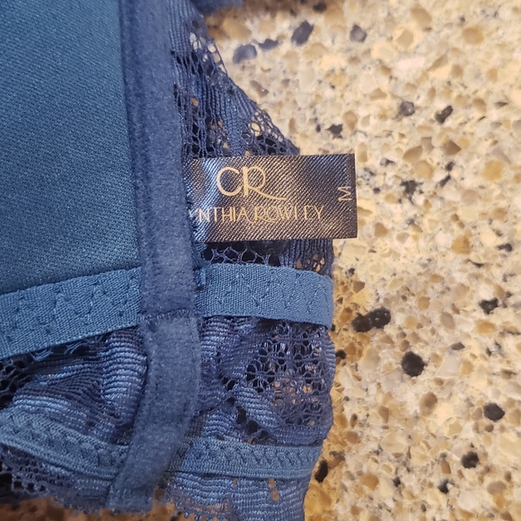 ❄️Cynthia Rawley Bralette❄️ - Picture 3 of 4